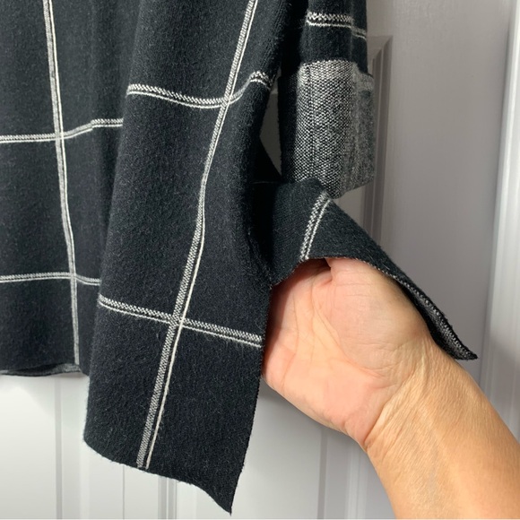 Tahari Black and Gray Turtleneck Windowpane  Sweater Winter Cozy - Picture 4 of 10